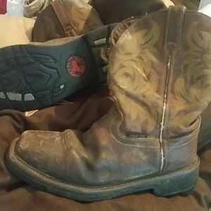 Justin original comp toe work boots.